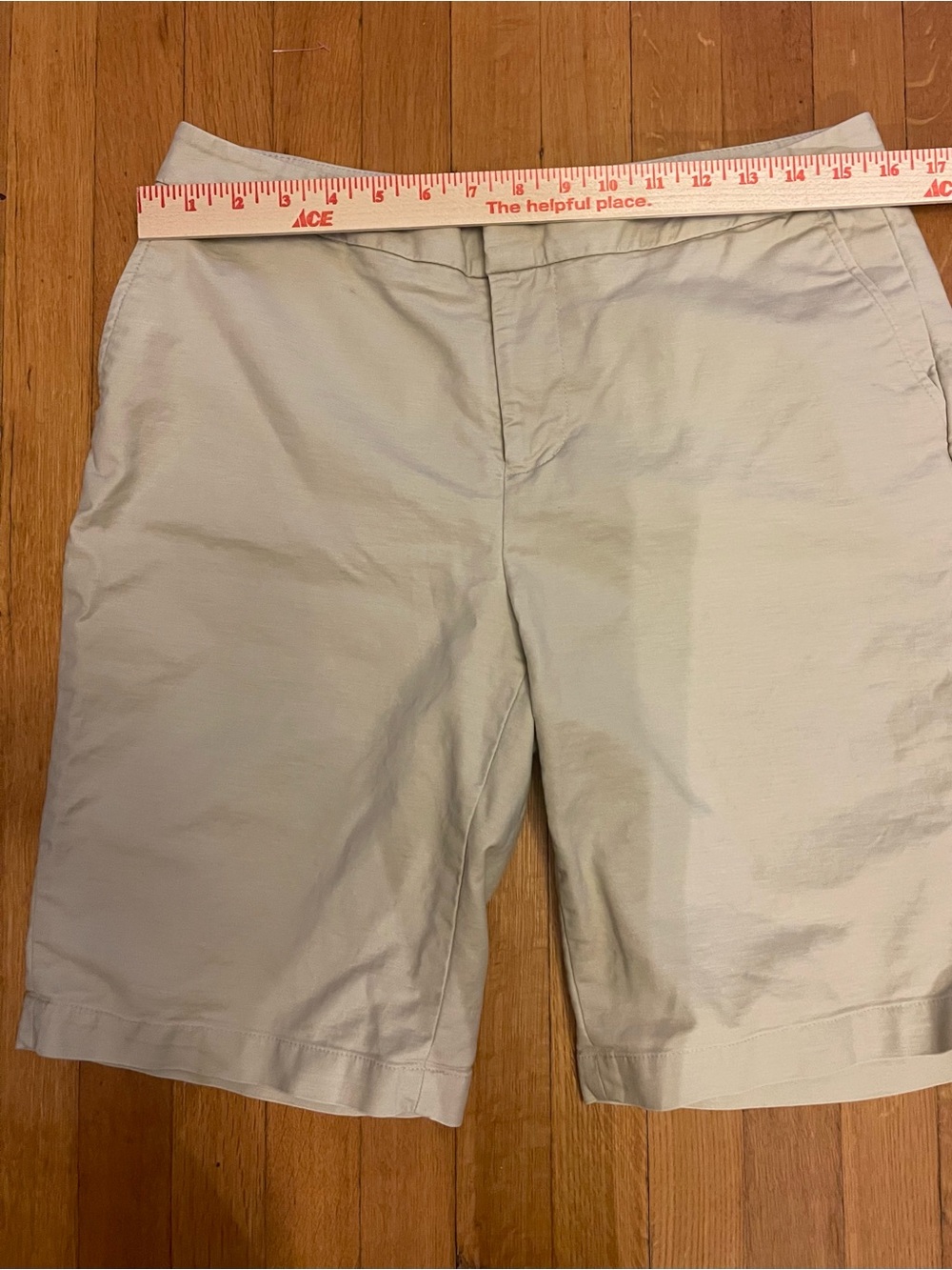 Coldwater Creek Bermuda Shorts Women’s 10 Beige Khaki Natural Fit